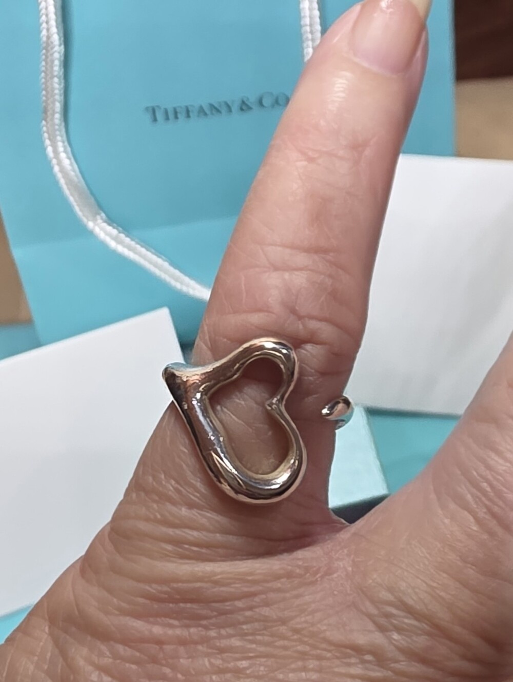 AUTHENTIC TIFFANY & CO HEART RING 925 SILVER SZ 4.5 COMES WITH ALL SHOW SHOWN - Picture 3 of 6